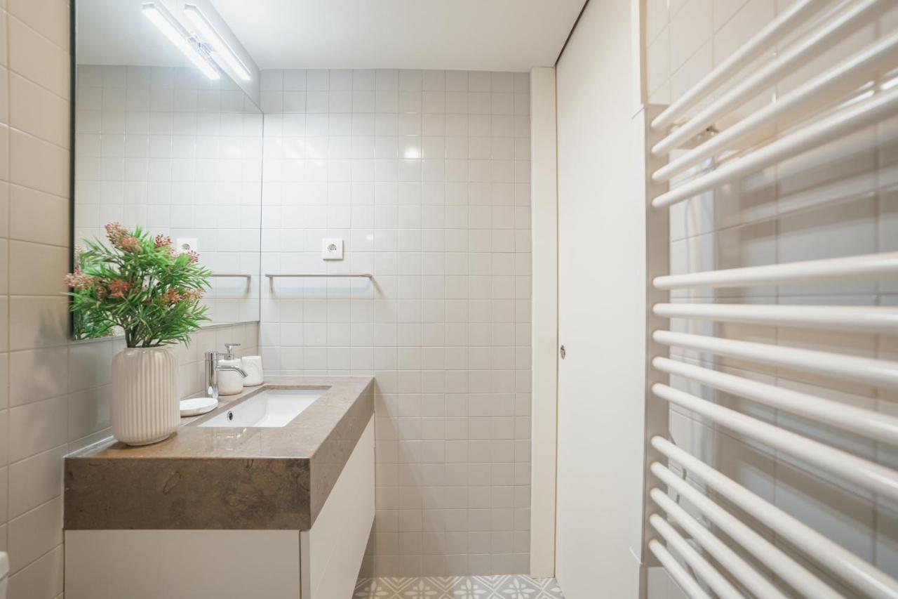 Apartamento With A Pool By Vacationy *